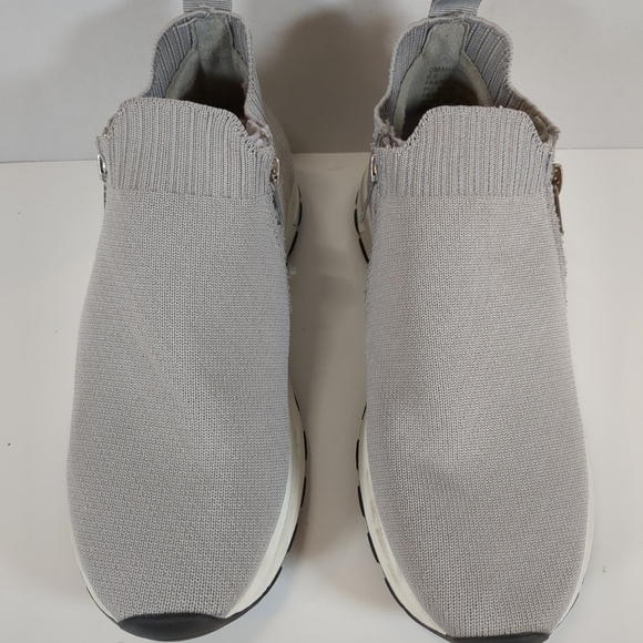 Steve Madden Omah gray knit slip on side zip shoes, size 6.5 - Picture 4 of 13